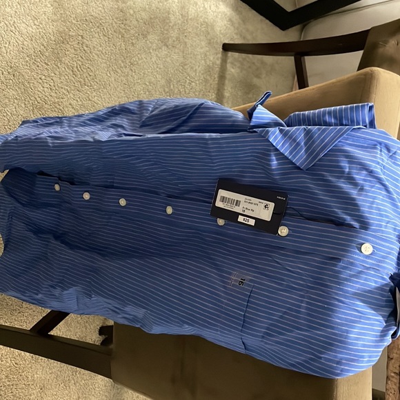 Dress shirt $15 - Picture 3 of 3